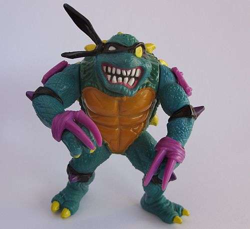VINTAGE 1990 TEENAGE MUTANT NINJA TURTLE FIGURE