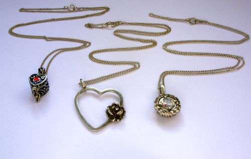 3 LOVELY STERLING SILVER NECKLACES WITH 3 CHARMING STERLING SILVER PENDANTS !!! WOW !!! WOW !!! WOW