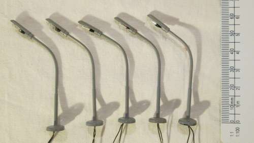 Modern Profile Street Lights - N Scale (possibly Fulgurex)