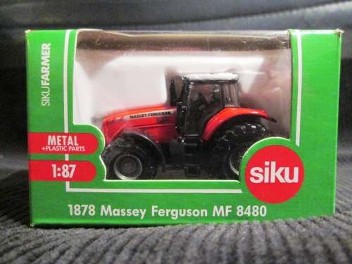Siku Massey Ferguson MF8480 1:87 Scale