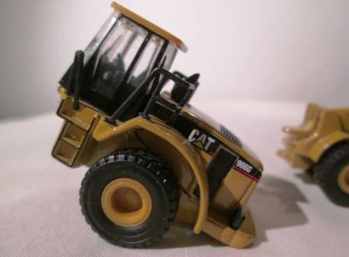 Norscot 55109 CAT 966G Loader 187 Scale