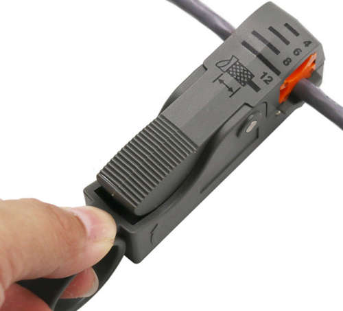 Automatic wire stripper