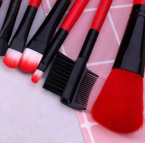 O.TWO.O 7 piece make up brush set Black