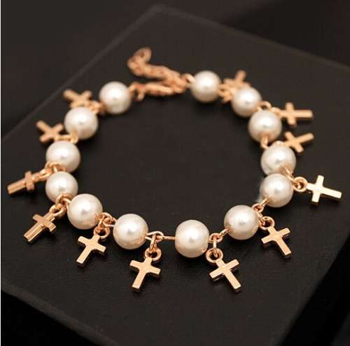 Beautiful! Women's 9K Yellow Gold Filled Cross Chain Bracelet - Exquisite!