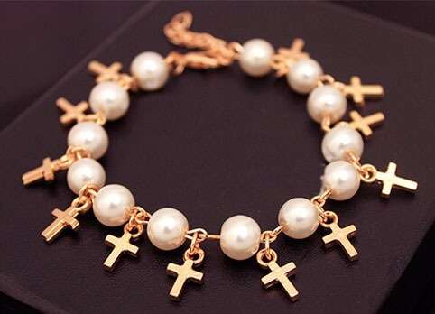Beautiful! Women's 9K Yellow Gold Filled Cross Chain Bracelet - Exquisite!
