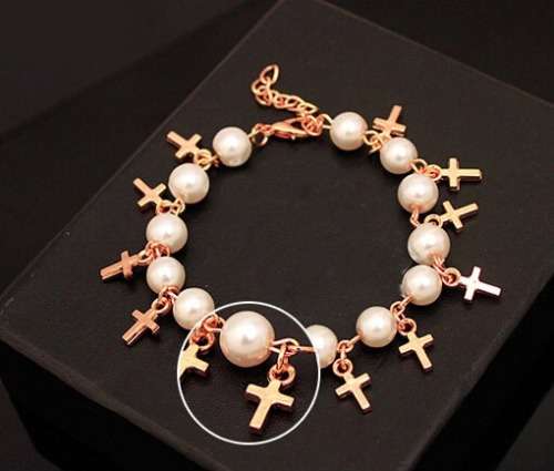 Beautiful! Women's 9K Yellow Gold Filled Cross Chain Bracelet - Exquisite!
