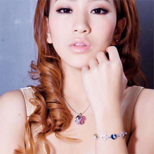 EXQUISITE! Pink Four Leaf Clover Necklace Made With Swarovski Elements - STYLISH DESIGN!