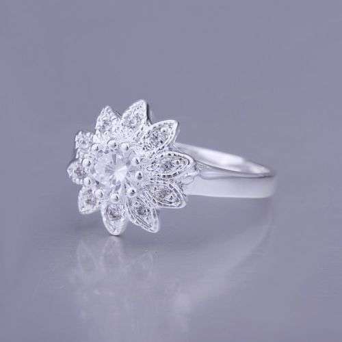 STUNNING! TRENDY 925 STERLING SILVER PLATED RING - SIZE 7 (N 1/2)