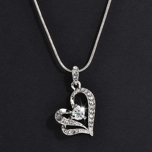 EXQUISITE!! Silver Plated Rhinestone Heart Pendant Necklace