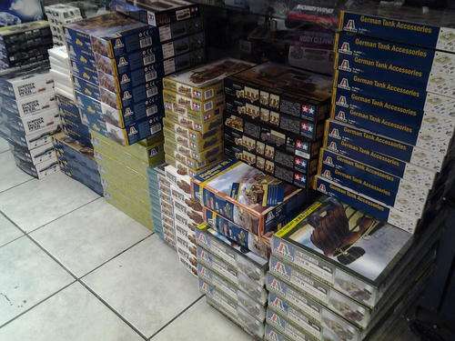 TAMIYA AND ITALERI PLASTIC KITS FOR SALE !!!
