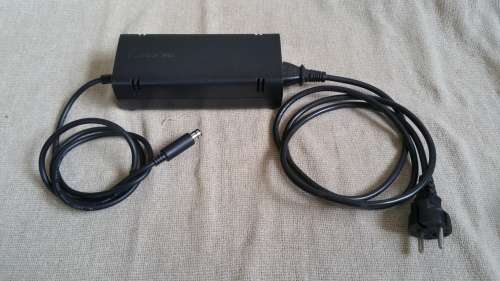 ***AKM - XBOX 360 E1538 + 250GB HARD DRIVE CONSOLE IN NON-WORKING CONDITION REQUIRING REPAIR***