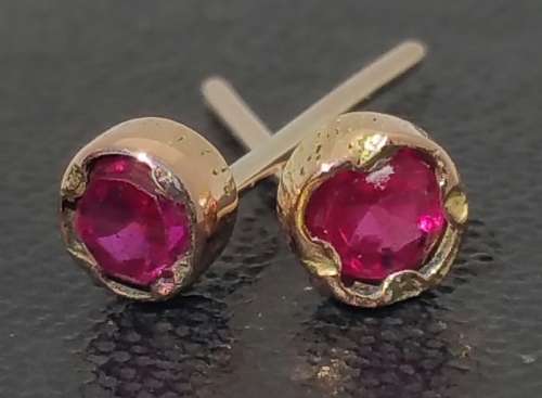 ***AKM - 9CT SOLID GOLD STUD RUBY EARRINGS-NO BUTTERFLIES***