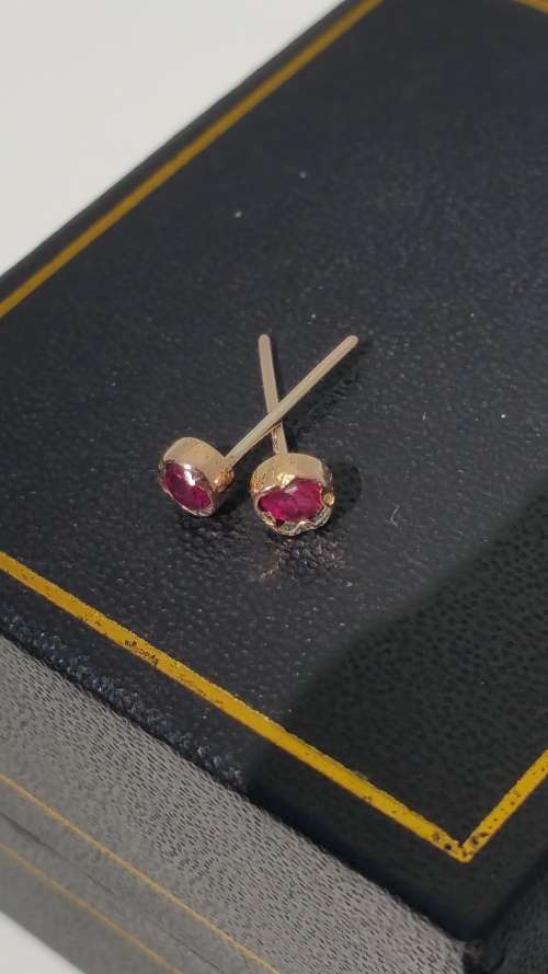***AKM - 9CT SOLID GOLD STUD RUBY EARRINGS-NO BUTTERFLIES***