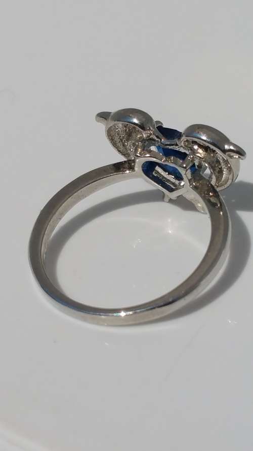***AKM - DOLPHINS RING SIZE 17.48MM / O / BLUE GLASS HEART 100% COSTUME FASHION JEWELLERY***