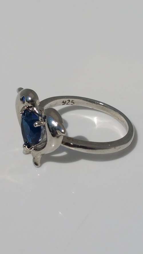 ***AKM - DOLPHINS RING SIZE 17.48MM / O / BLUE GLASS HEART 100% COSTUME FASHION JEWELLERY***