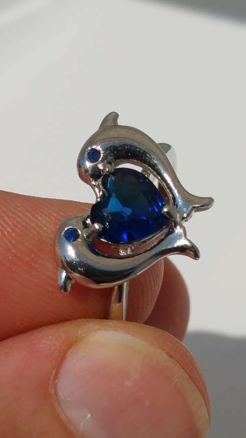 ***AKM - DOLPHINS RING SIZE 17.48MM / O / BLUE GLASS HEART 100% COSTUME FASHION JEWELLERY***