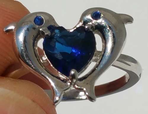 ***AKM - DOLPHINS RING SIZE 17.48MM / O / BLUE GLASS HEART 100% COSTUME FASHION JEWELLERY***