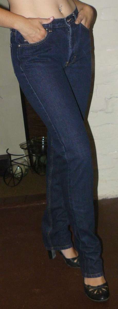 high waisted guess skinny jeans - usa size 30, sa 32/34