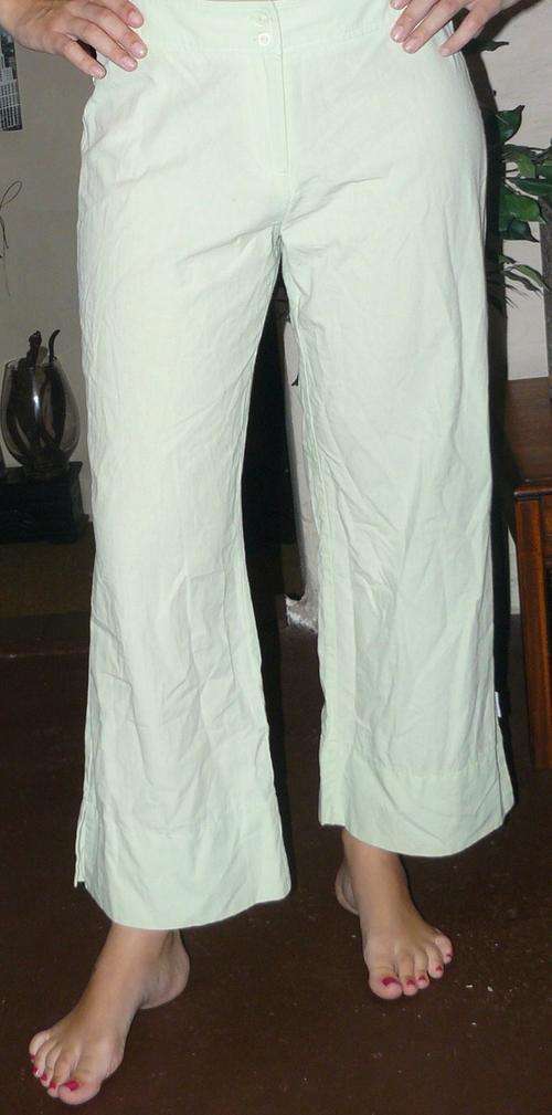 3/4 lime cotton capris by CALYPSO - size 36
