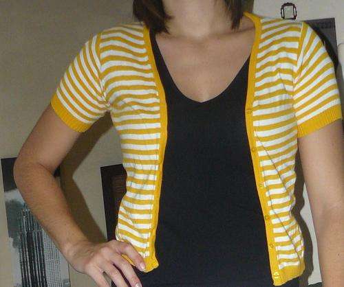 very cute, short sleeved cardi - size 8/10