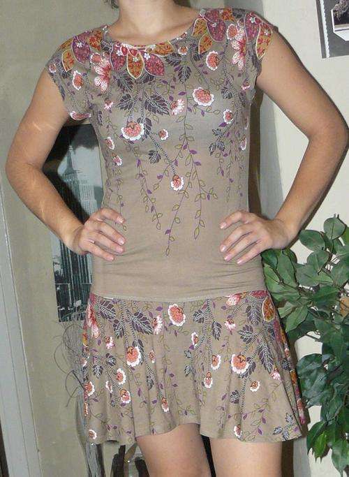 Really pretty long top/dress by hang ten - size 32