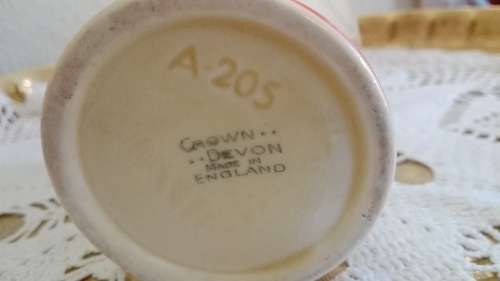 Royal visit 1942 Comemorative mug - crown Devon
