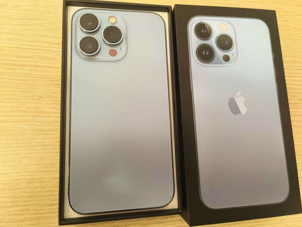 Apple iPhone 13 Pro 256 - Sierrra Blue. Excellent condition