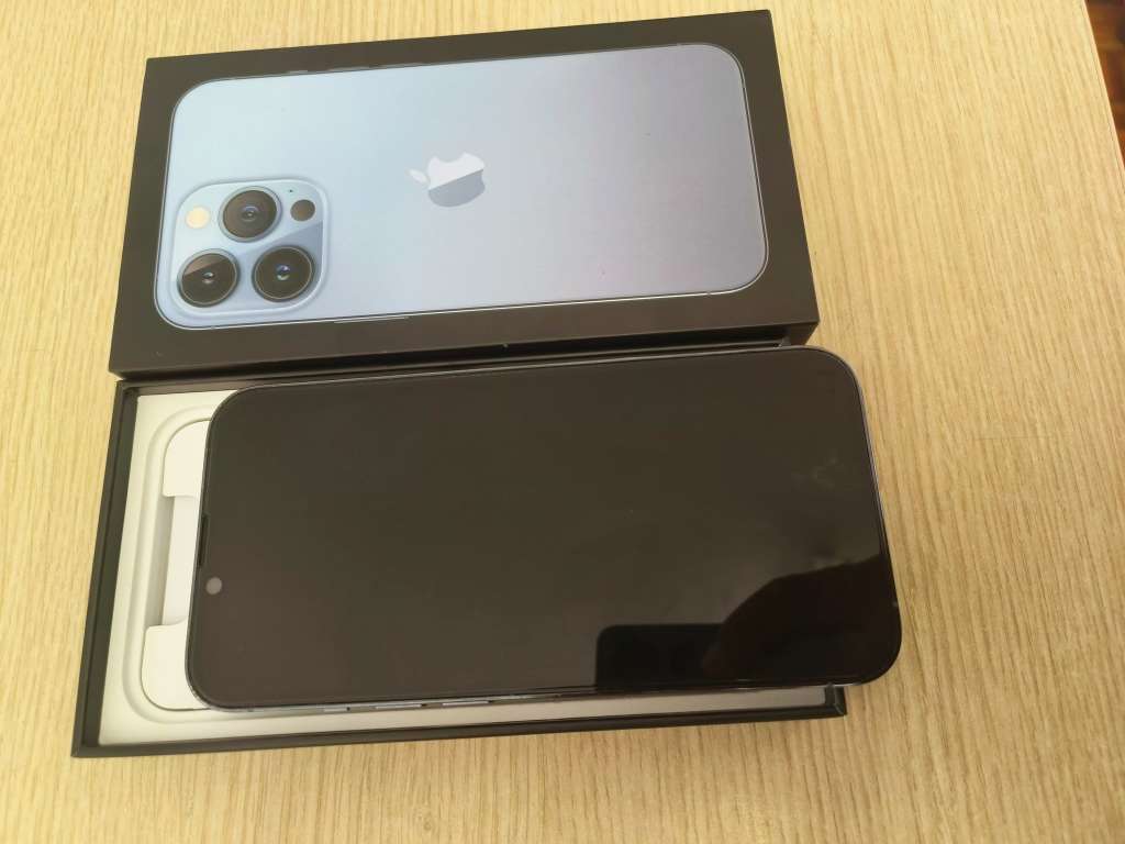 Apple iPhone 13 Pro 256 - Sierrra Blue. Excellent condition
