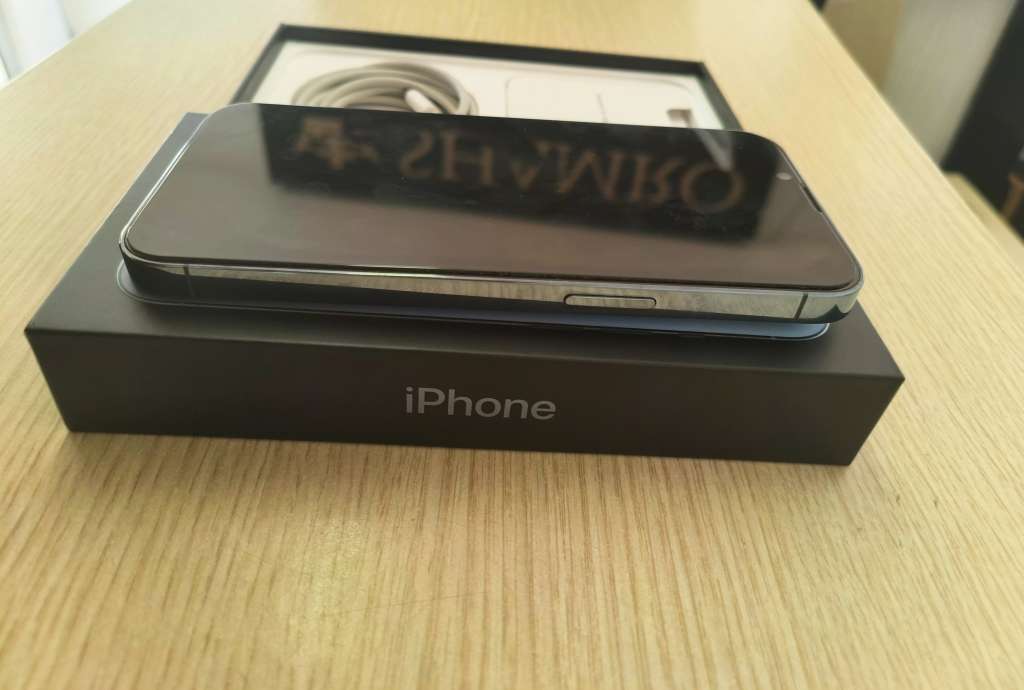 Apple iPhone 13 Pro 256 - Sierrra Blue. Excellent condition