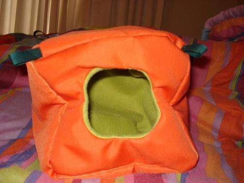 Snooze Cube Large Green & Orange