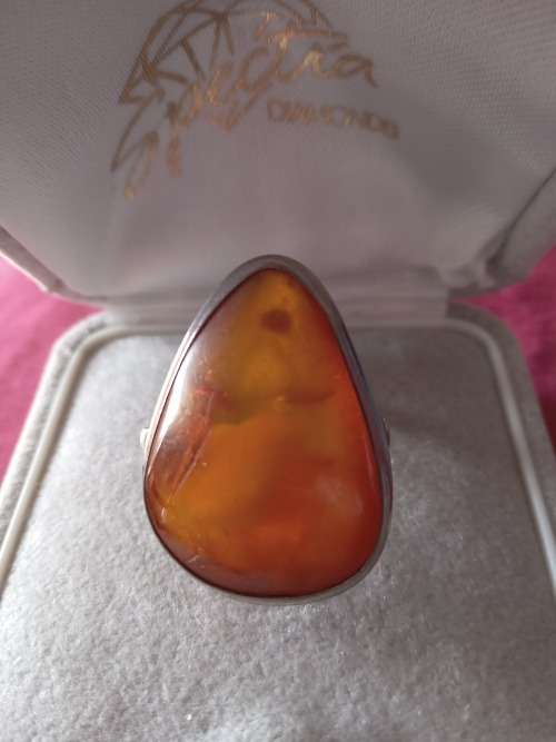 Large Vintage Silver And Honey/Butterscotch Baltic Amber Ring