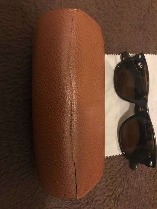 Authentic Ray Ban New Wayfarer RB2132