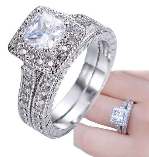 Certified 10 ct white gold ring.