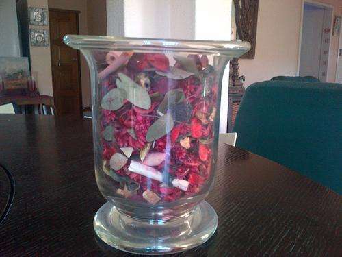 Glass vase / candle holder