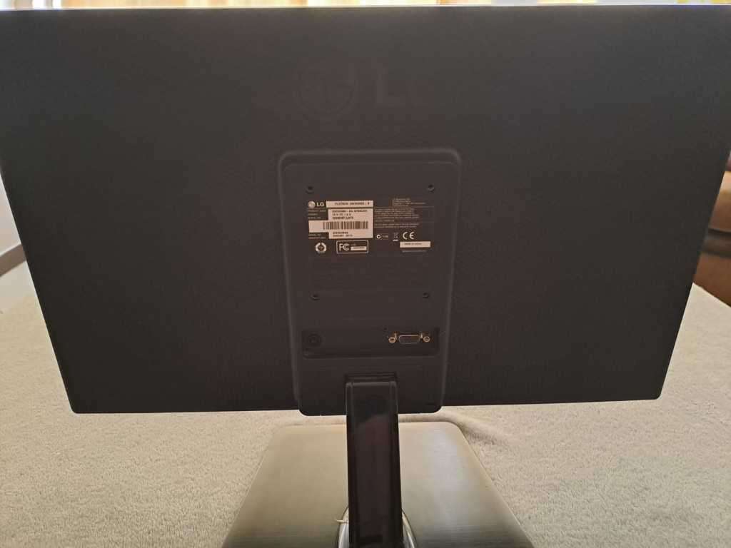 LG 19.5 ` Desktop Monitor