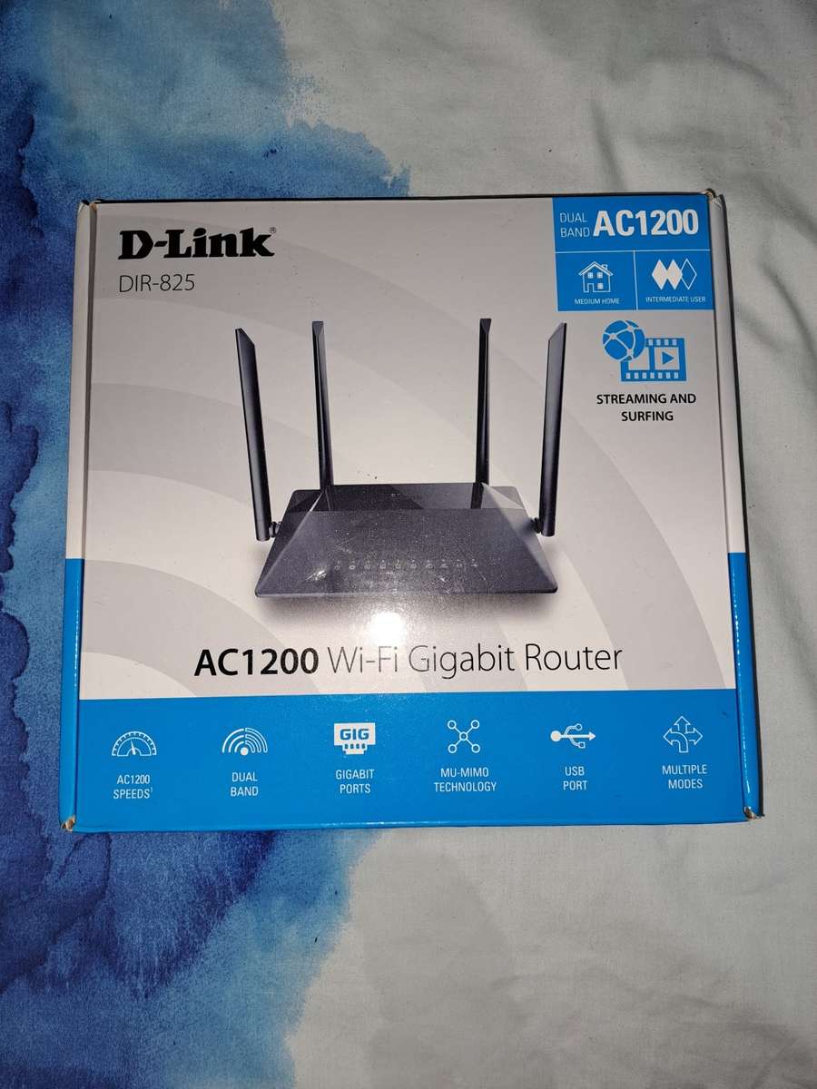 DIR-825 AC1200 Wi-Fi Gigabit Router