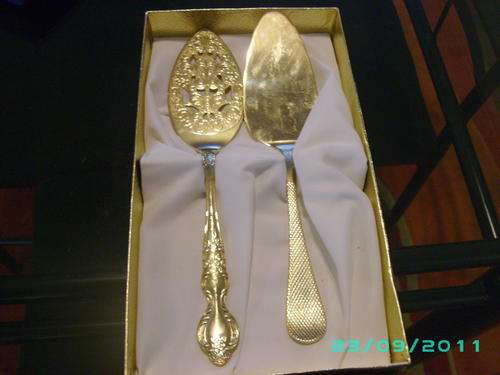 24/23 carrot gold plated cake serving set