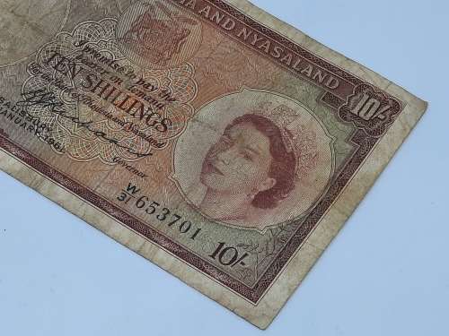BANK OF RHODESIA AND NYASALAND 10 SHILLING 25TH JANUARY 1961 BANK NOTE