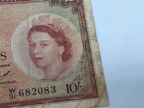 BANK OF RHODESIA AND NYASALAND 25TH JANUARY 1961 TEN SHILLING BANK NOTE