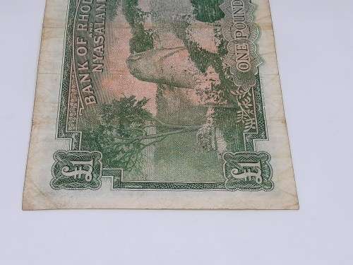 BANK OF RHODESIA AND NYASALAND 1ST OCTOBER 1956 ONE POUND BANKNOTE