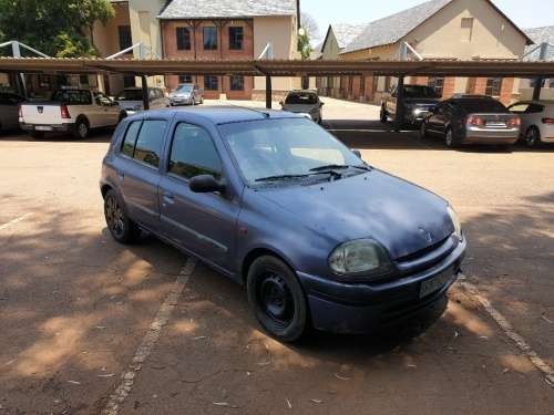 2001 RENAULT CLIO 1.6 Hatchback