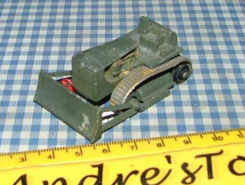 Matchbox / Lesney ~  1975 ~ No18d Caterpillar Bulldozer  ~ Spares or repairs
