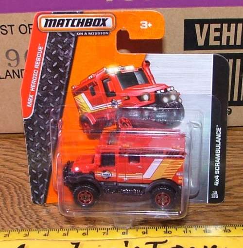 2013 Matchbox ~ DFJ06-0818 ~ 039-120 ~ 4 X 4 Scrambulance ~ Mint on Short card