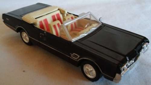 New Ray 1966 Oldsmobile 442 - China Made - Scale 1/43 ~ Loose