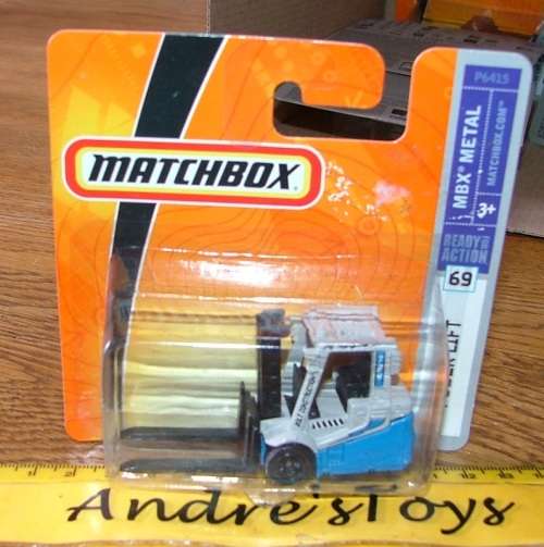 2008 Matchbox ~ No 60 Power Lift ~ Mint on Short card