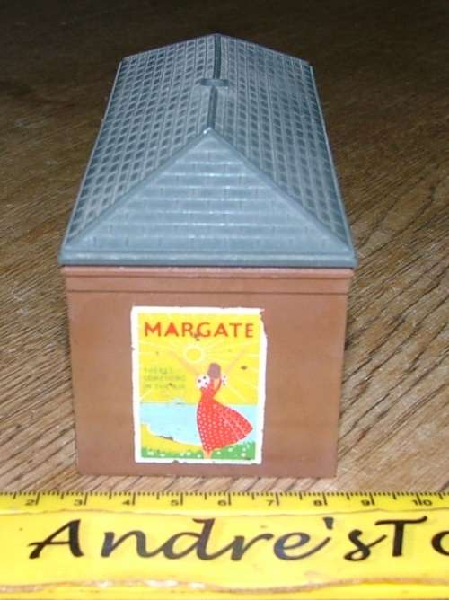 Vintage Triang OO scale building