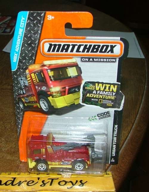 2013 Matchbox ~ 1/120 Urban Tow Truck ~ Mint on Long card