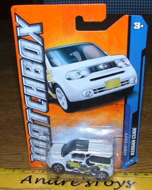 2011 Matchbox ~ #22/120 Nissan Cube ~ Mint on Long card