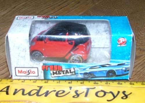 Maisto ~ Fresh Metal ~ Smart Car ~ in original Box