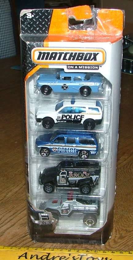 2013 Matchbox ~ 5 Pack ~ Police ~ Mint in Display Box